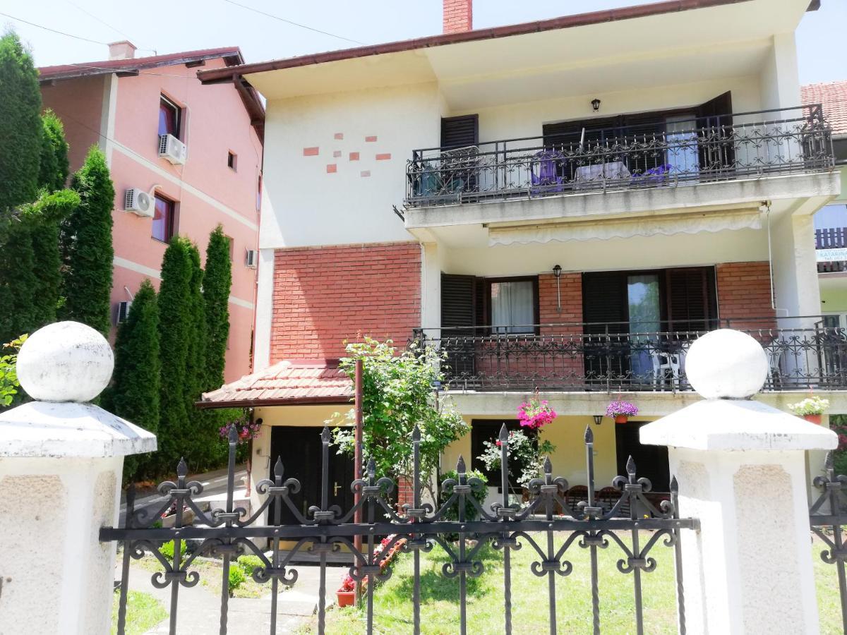 Nikola Apartment