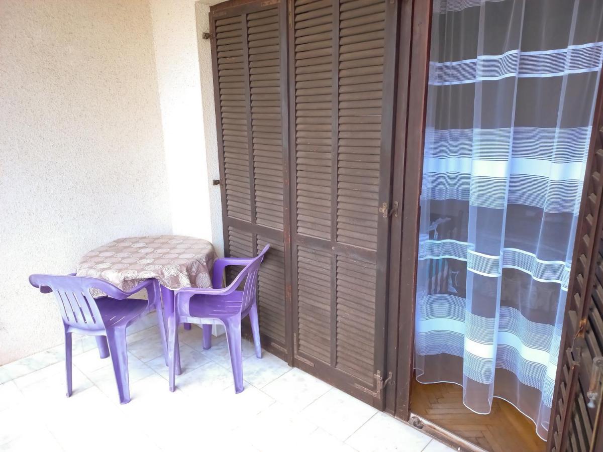 Nikola Apartment