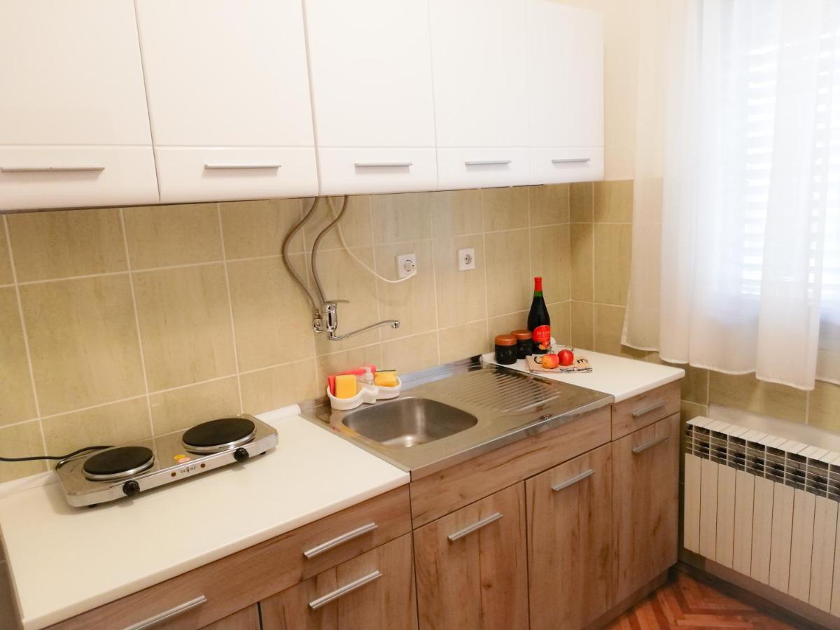 Nikola Apartment