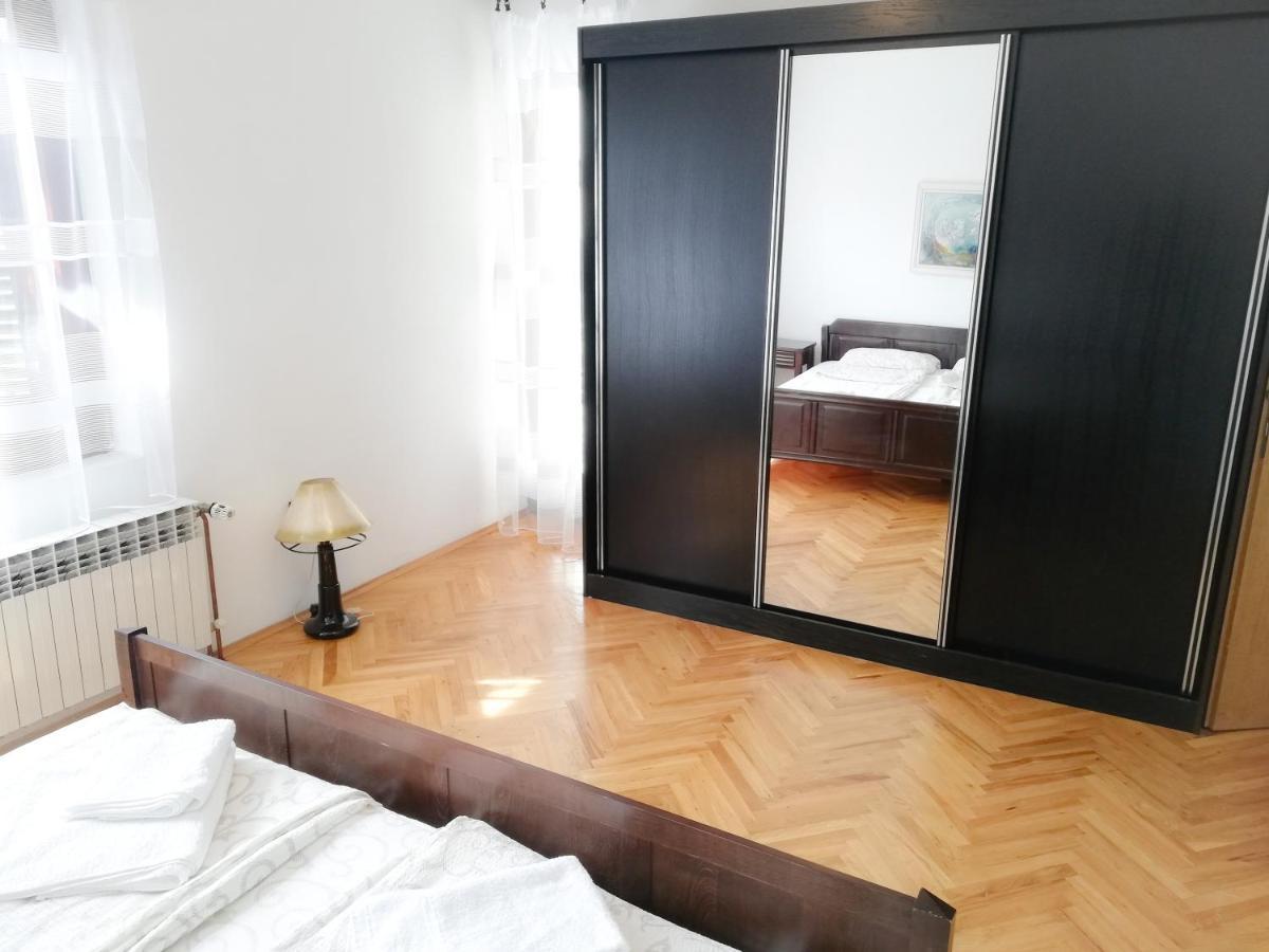 Nikola Apartment *