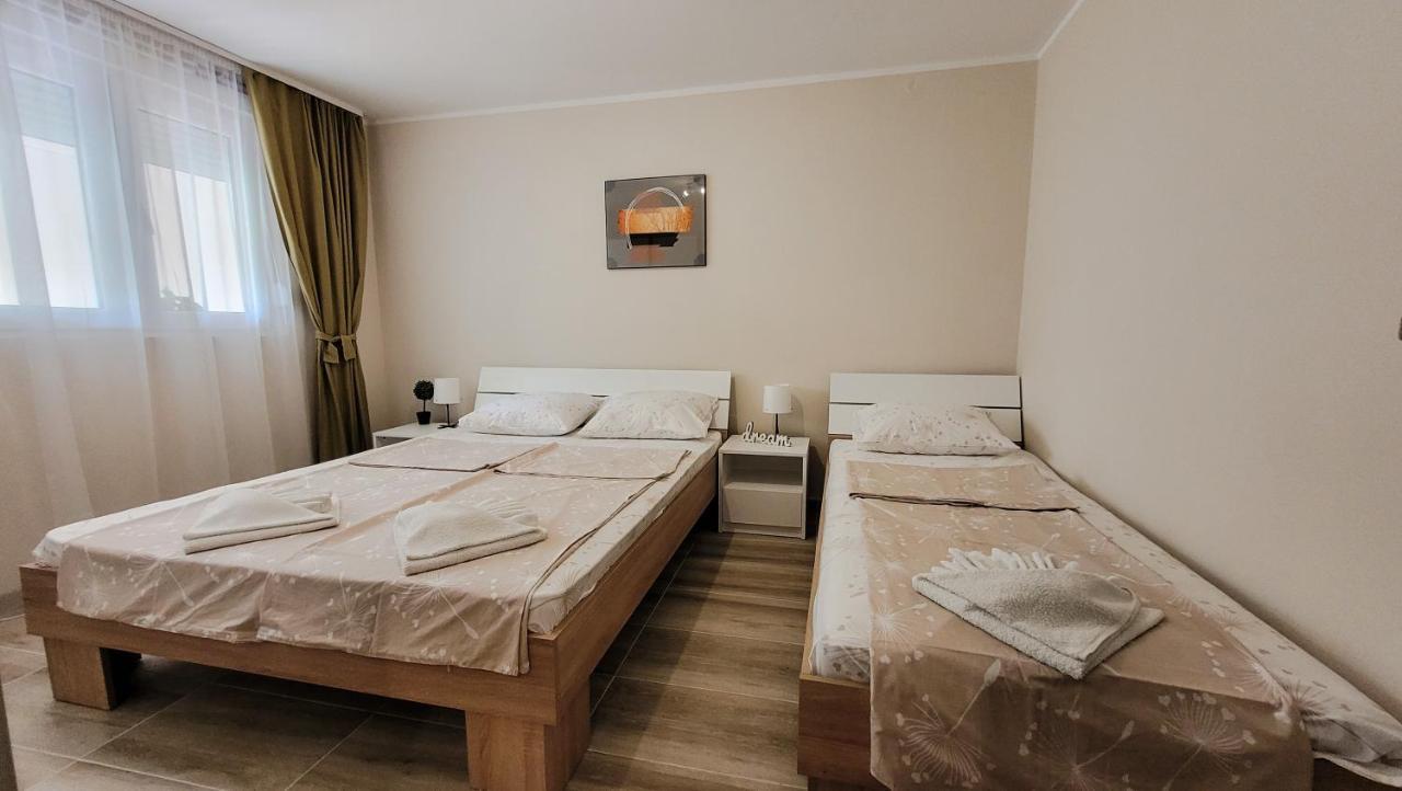 Nikola Apartment